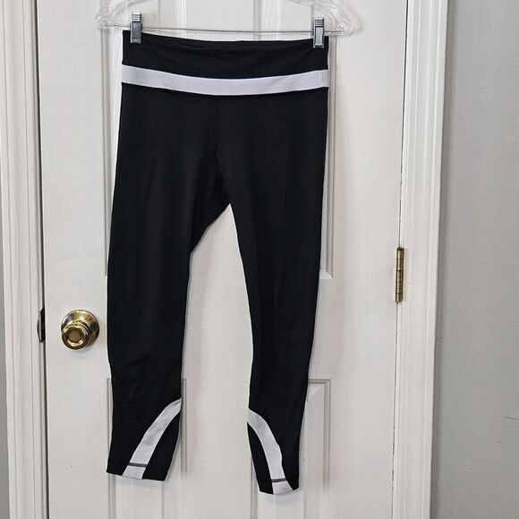 Lululemon Run: Inspire Crop II Black/white Size 4 W6830S. MSRP $89.00 - Picture 3 of 12